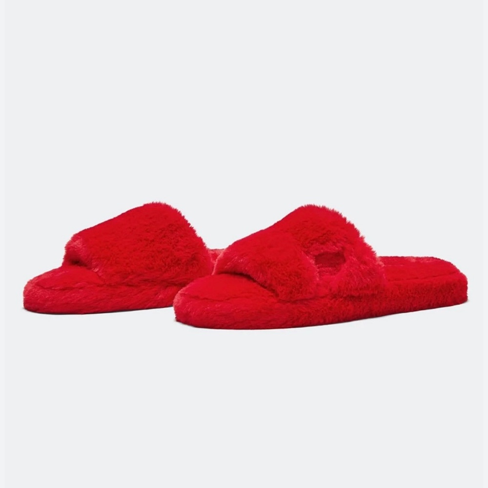 NWOT Cozy Fabletics Cherry Red Women's Fuzzy Slipper Slides. Size 8. In box.